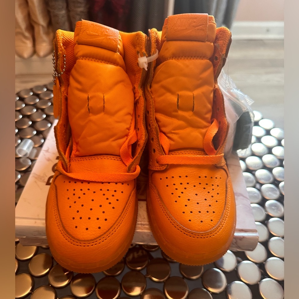 NEW Air Jordan 1 Retro High Gatorade Orange Peel
